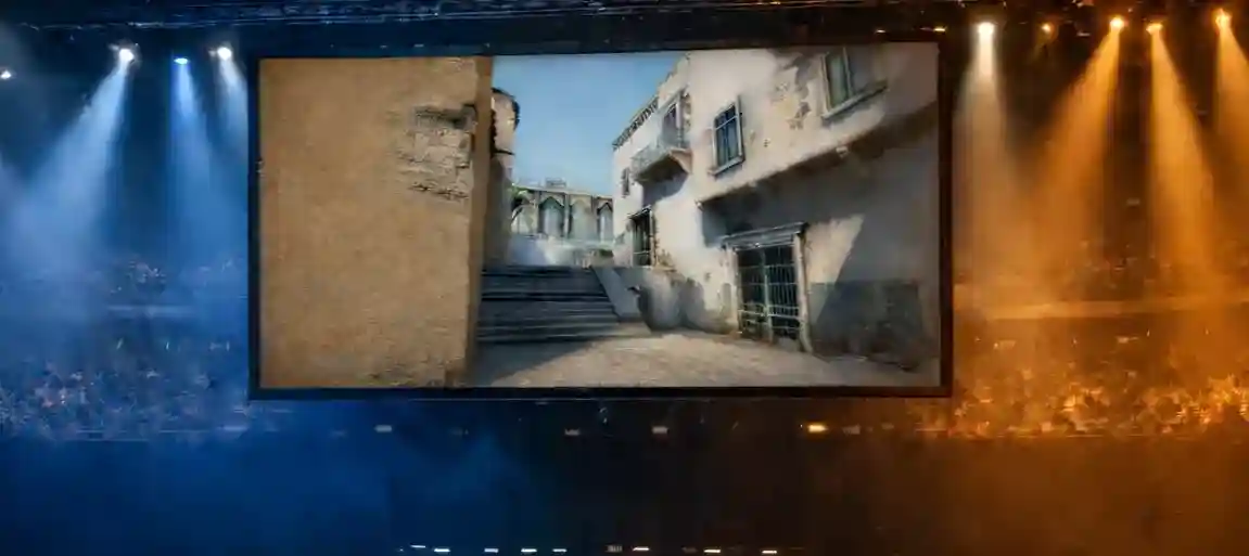 eSports-Arena mit CS2-Turnier auf Grossbildschirm und Publikum